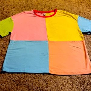 Like new 90’s style crop tee